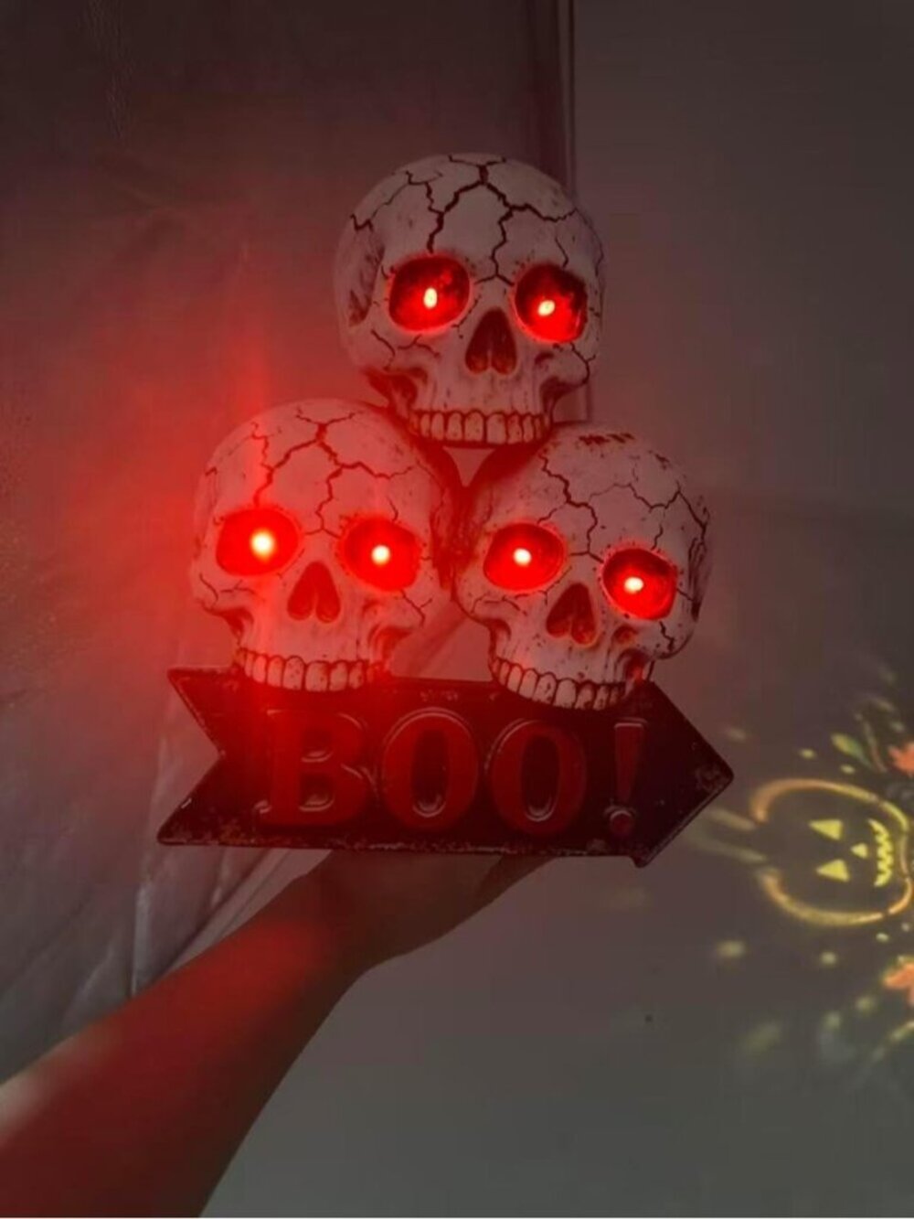 Halloween Lights Outdoor 3 Skulls with Red Glowing Eyes for Lawn Pathway Decor